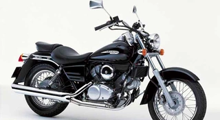 Prawie jak Harley. Ten motocykl 125 da ci upragnione złudzenie