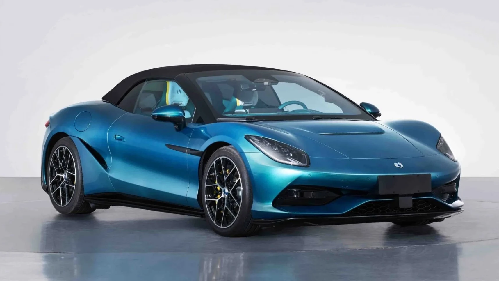 https://cdn-ab.spidersweb.pl/2026/06/denza-z-roadster-miit-1.jpg