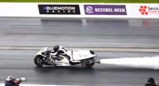 Silnik z parą zawstydził motocykle. Spaliny śmierdzą ze stresu