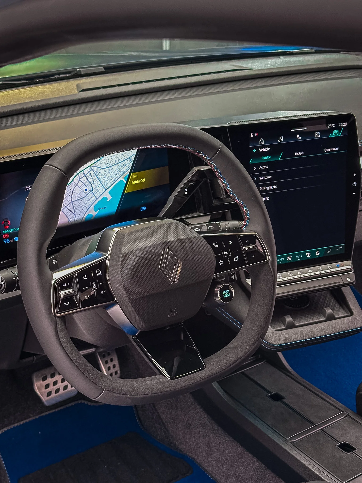 https://cdn-ab.spidersweb.pl/2026/06/renault-megane-e-tech-2026-20.jpg