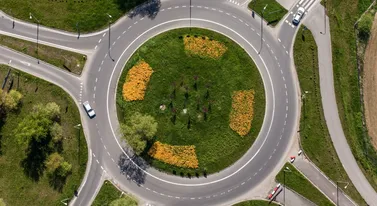 Niebezpiecznie jak na rondzie. Ludzie tu wariują