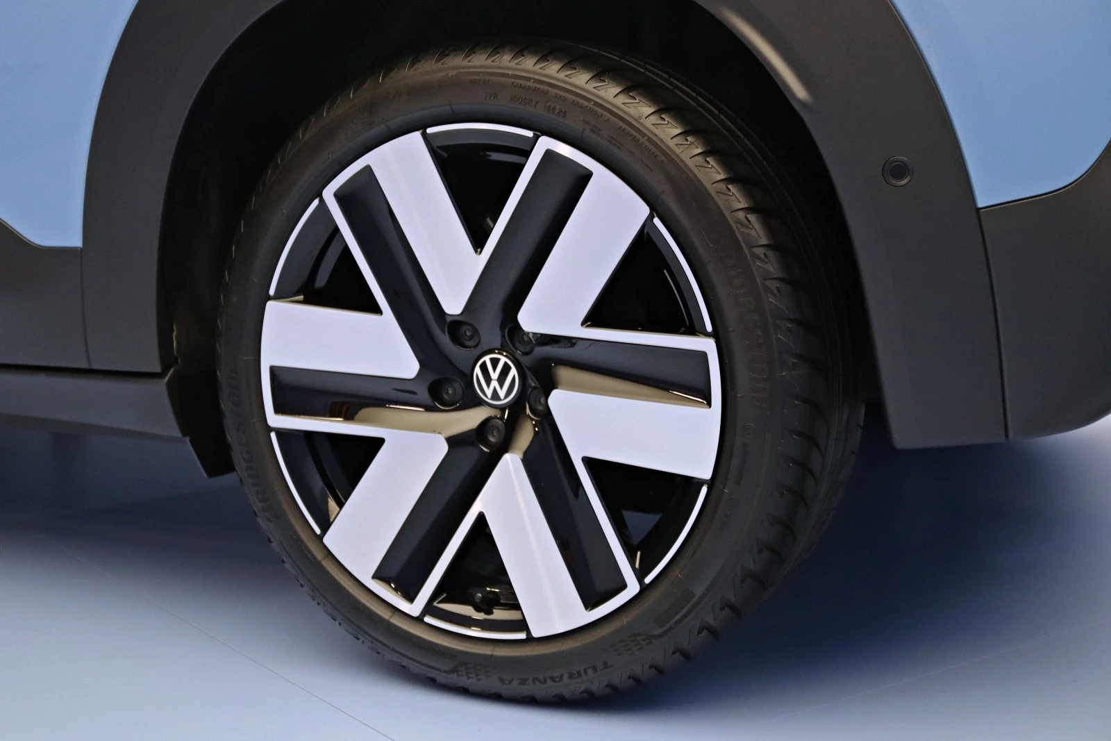 https://cdn-ab.spidersweb.pl/2026/06/vw-id-cross-prezentacja-detal1.jpg