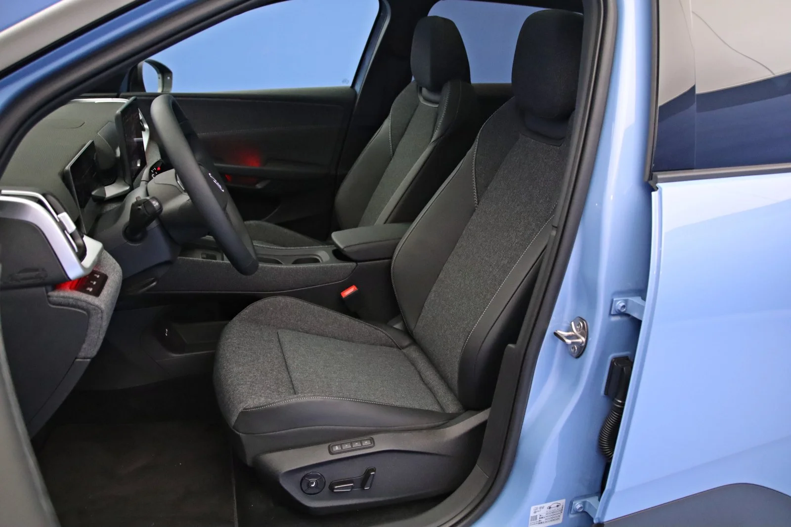 https://cdn-ab.spidersweb.pl/2026/06/vw-id-cross-prezentacja-interior1.jpg