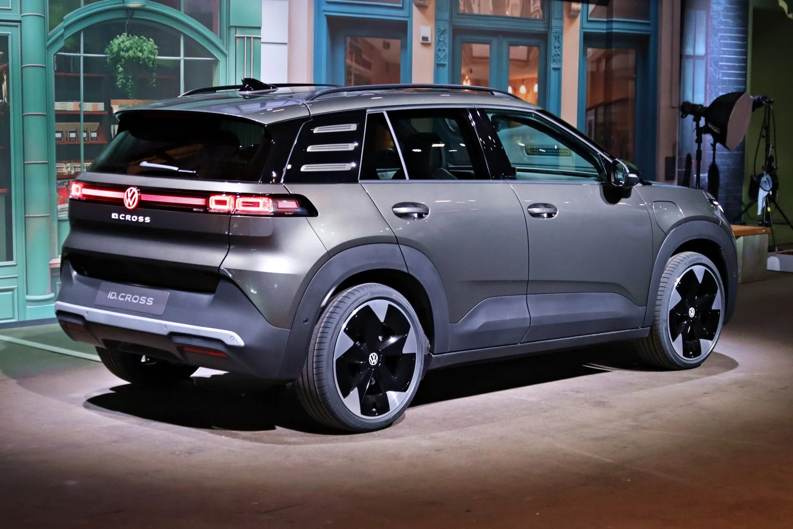 VW ID. Cross - tył 