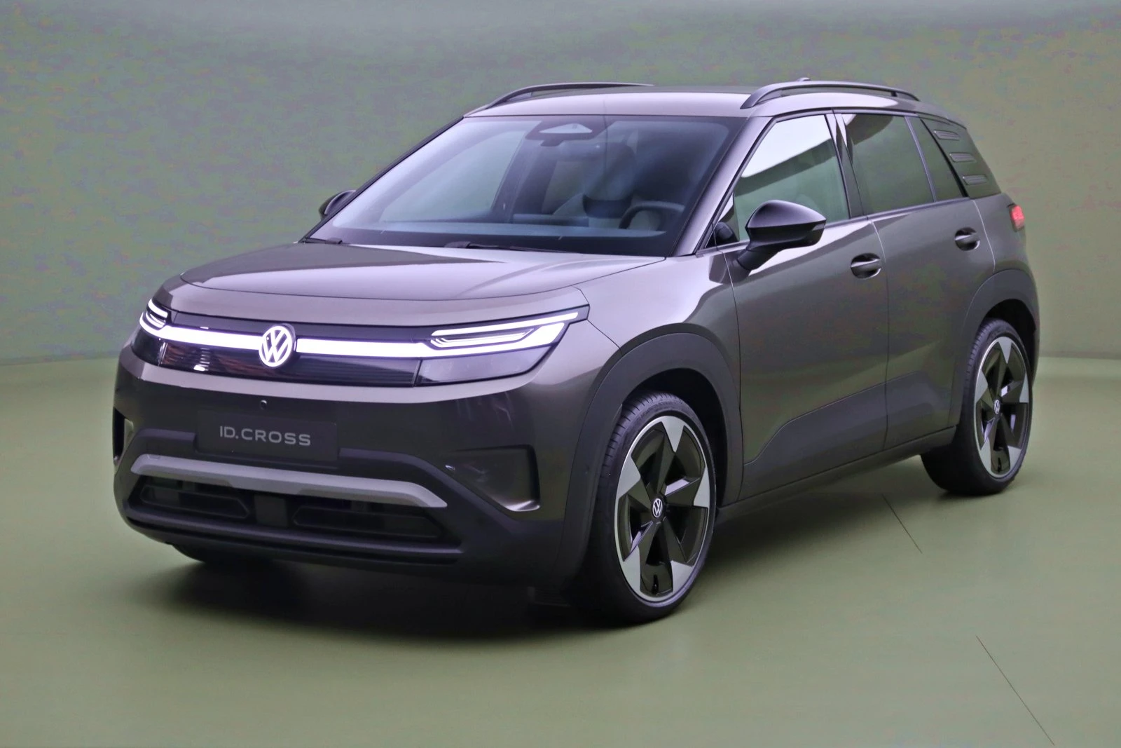 VW ID. Cross - przód 