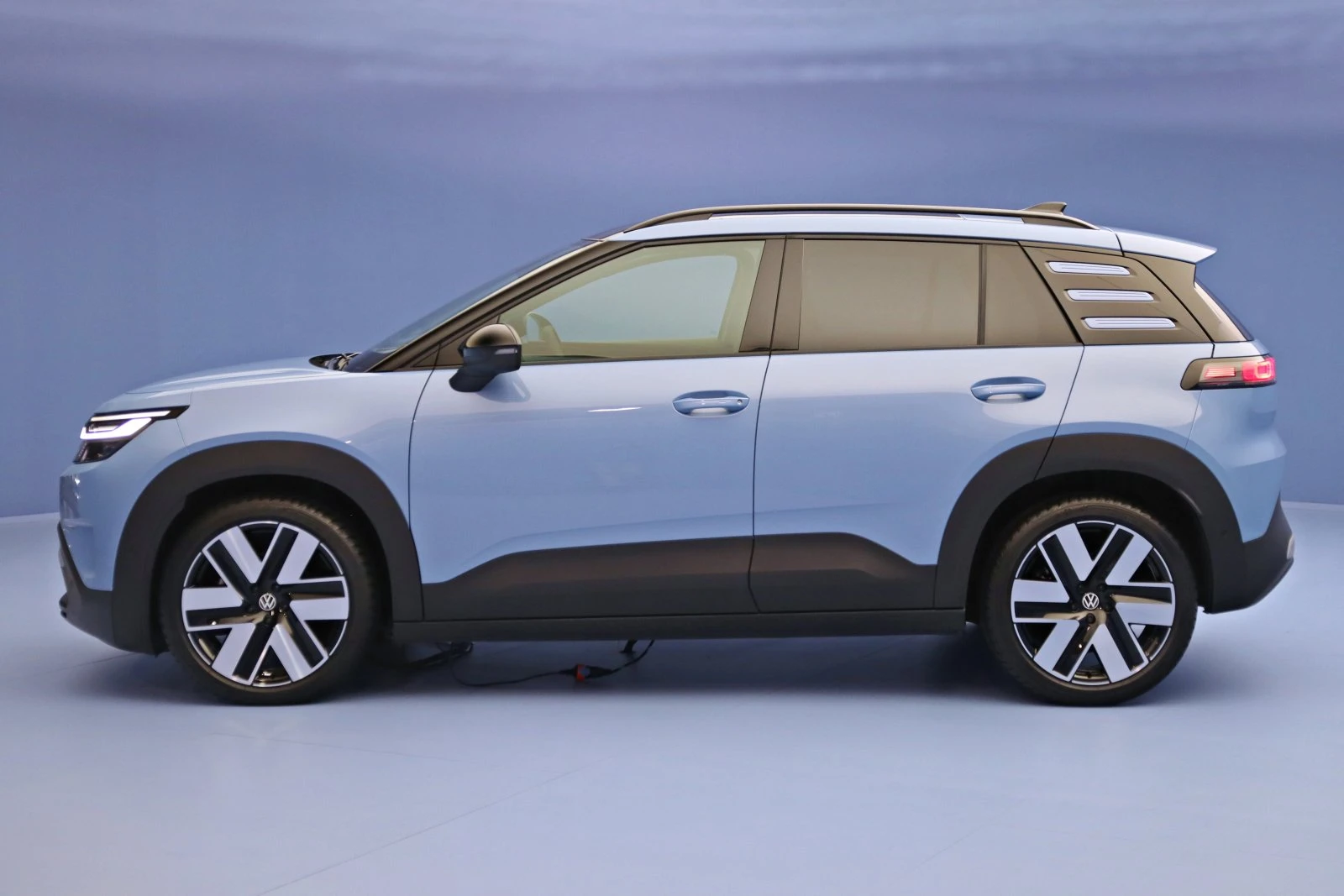 VW ID. Cross - bok 