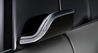 Nowe BMW X5 nie ma klamek. Jakże adekwatnie