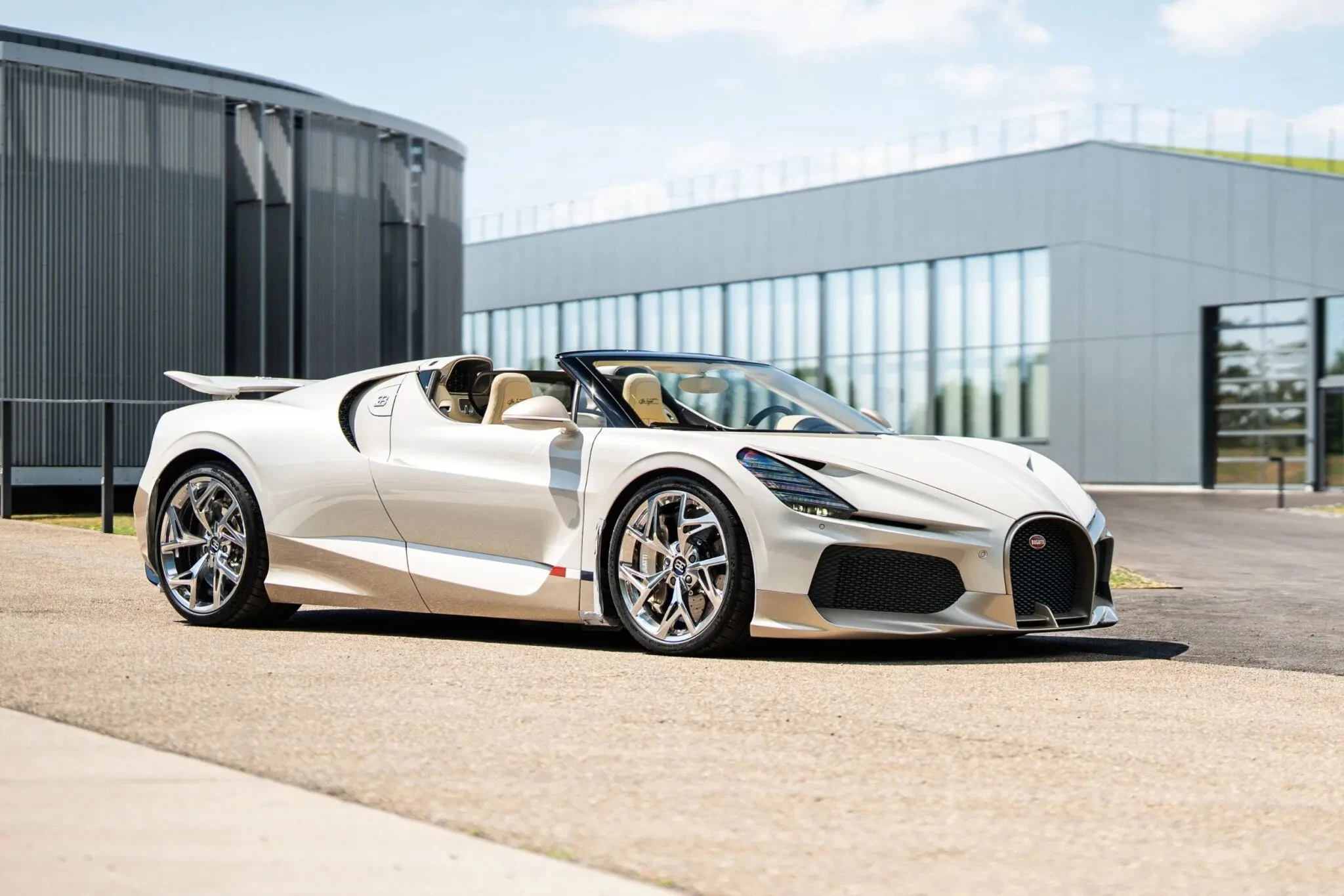 https://cdn-ab.spidersweb.pl/2026/07/bugatti-w16-mistral-ostatni.jpg
