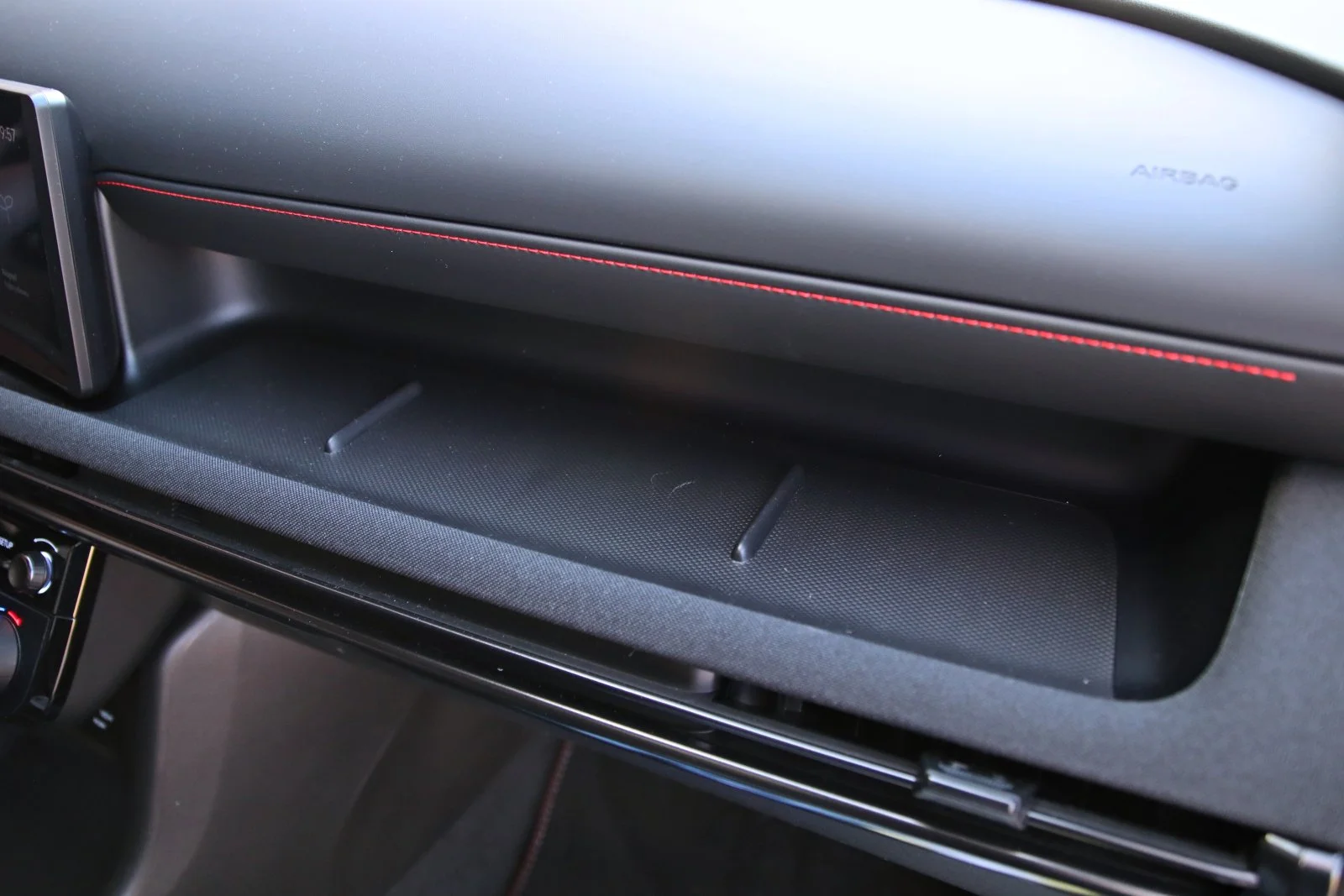 https://cdn-ab.spidersweb.pl/2026/07/hyundai-tucson-2026-test-kokpit2.jpg