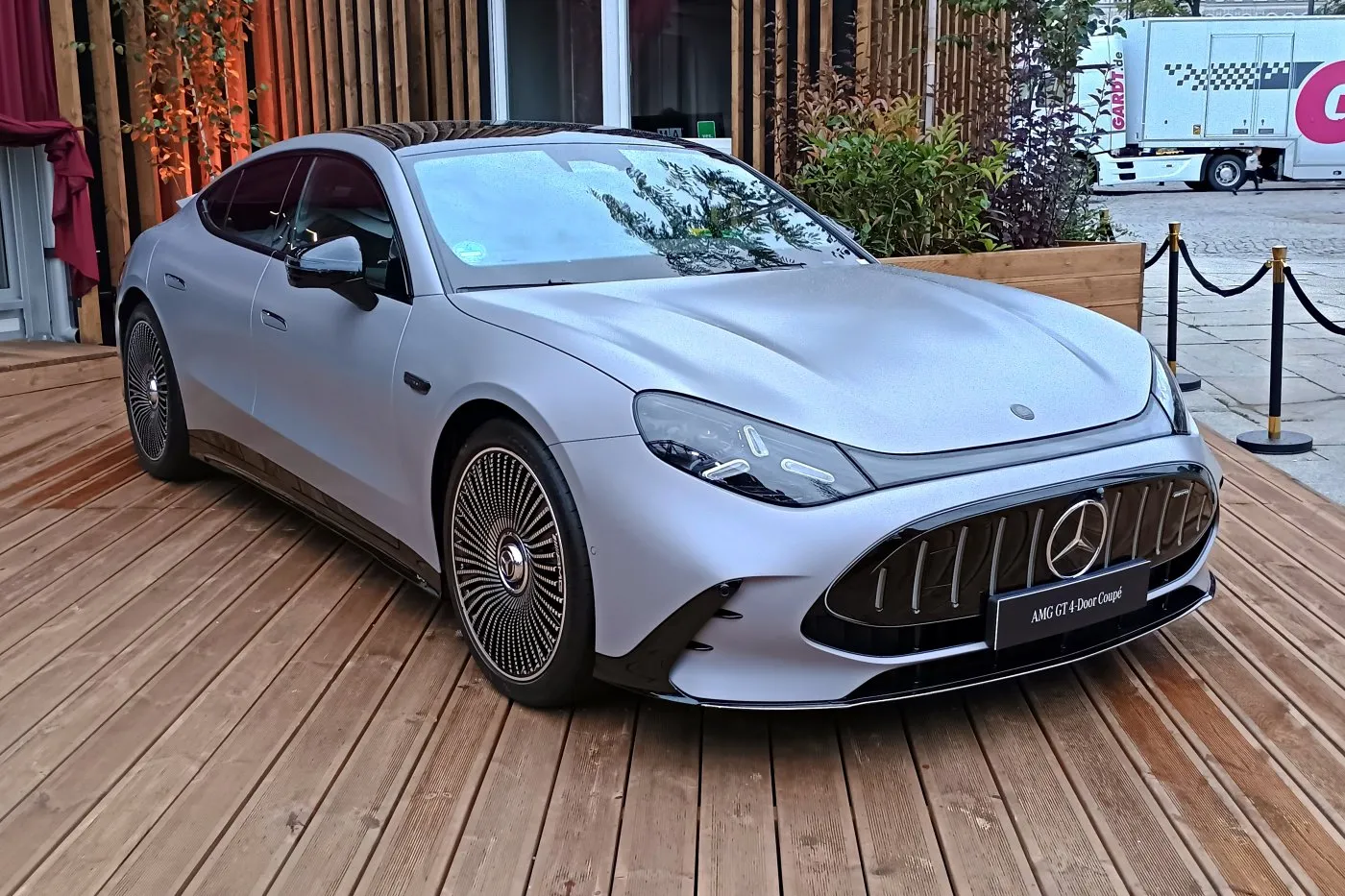 https://cdn-ab.spidersweb.pl/2026/07/mercedes-benz-studio-warszawa-relacja-11.jpg
