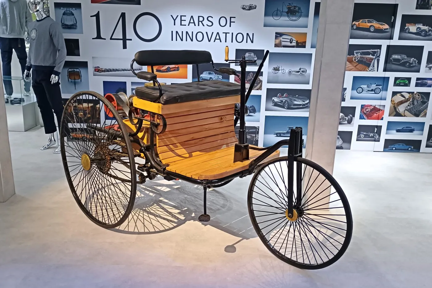 Mercedes-Benz Studio Warszawa