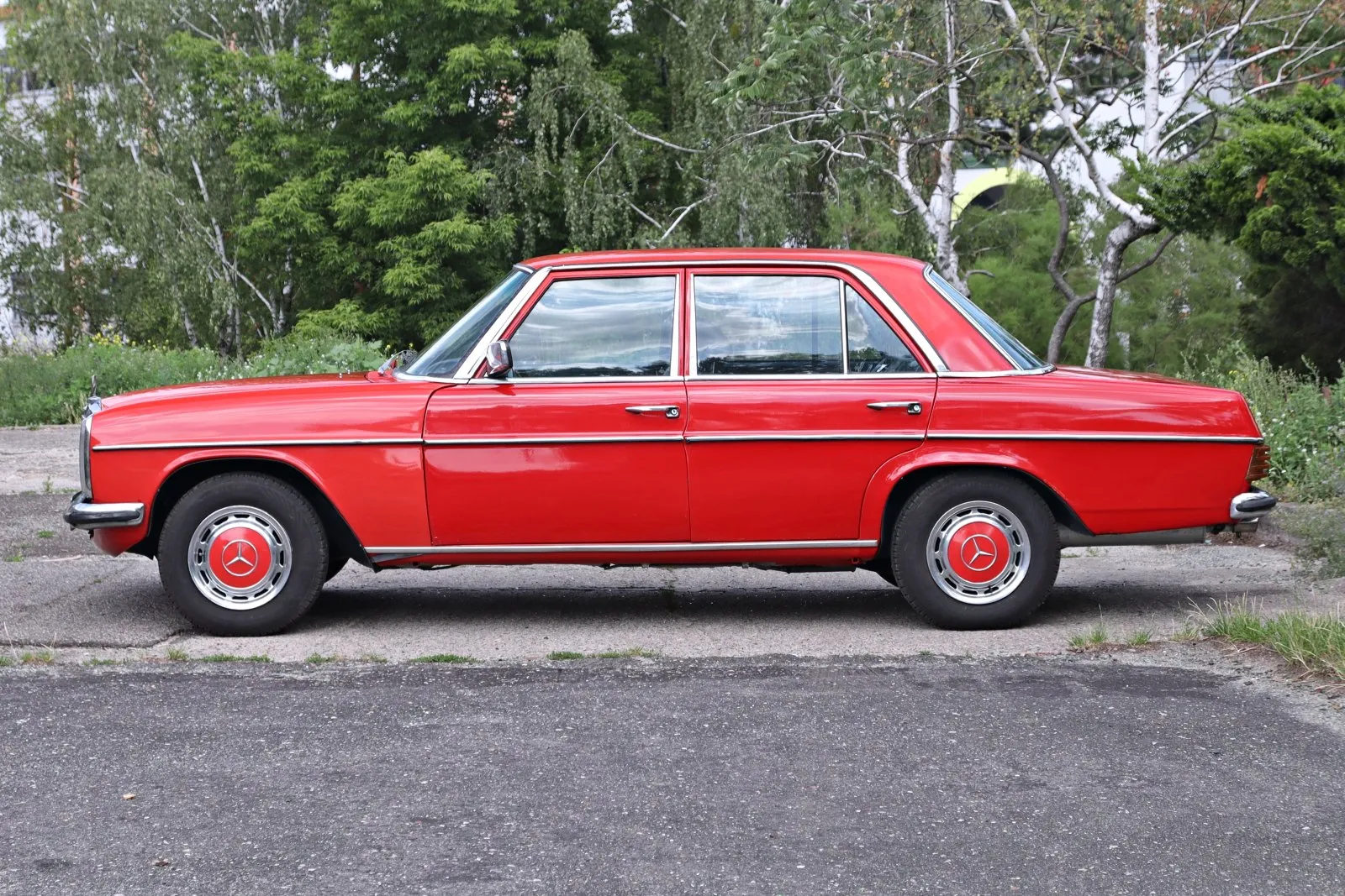https://cdn-ab.spidersweb.pl/2026/07/mercedes-w115-w214-porownanie-sylwetka3.jpg
