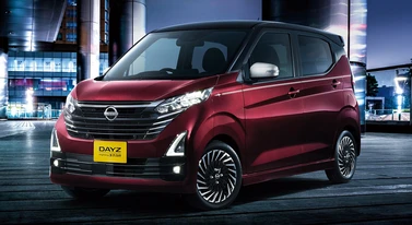 Tym Nissanem podbijesz miasto. Twingo to przy nim gigant