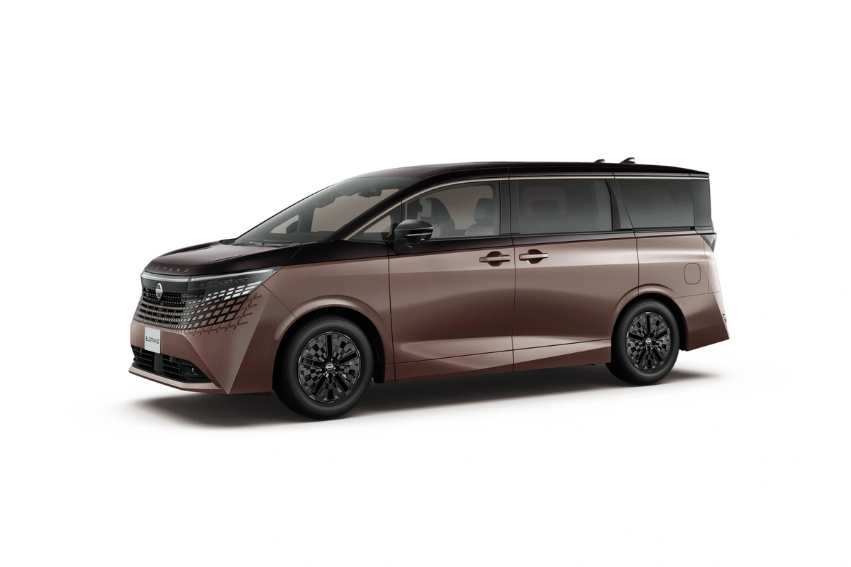 https://cdn-ab.spidersweb.pl/2026/07/nissan-elgrand-przod.jpg