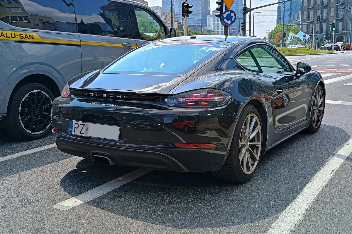 Porsche Cayman 