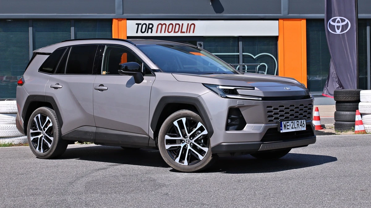 Toyota RAV4 2026 - przód