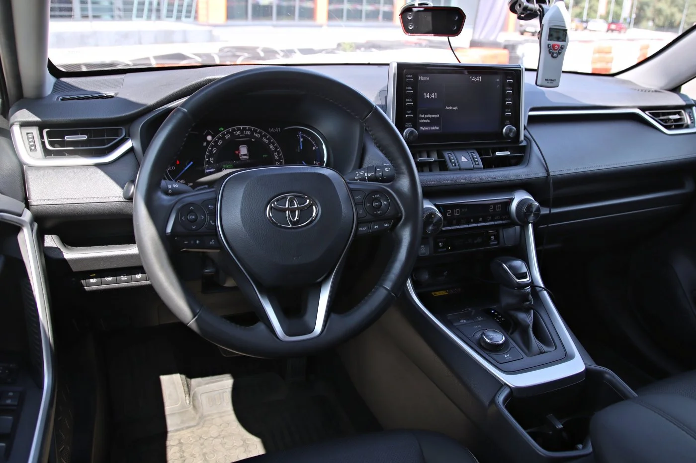 Stara Toyota RAV4 (2022)
