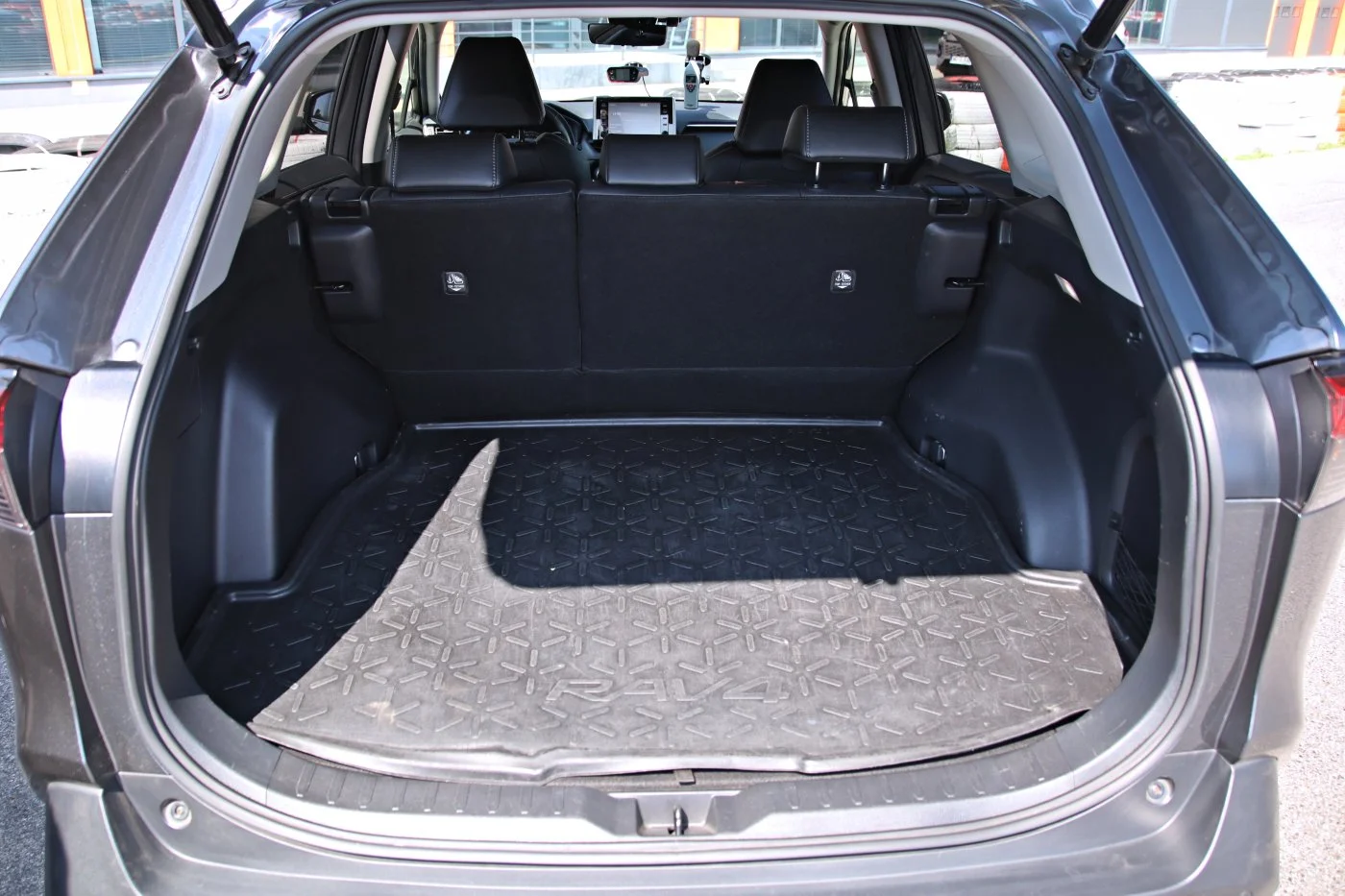 Stara Toyota RAV4 (2022)