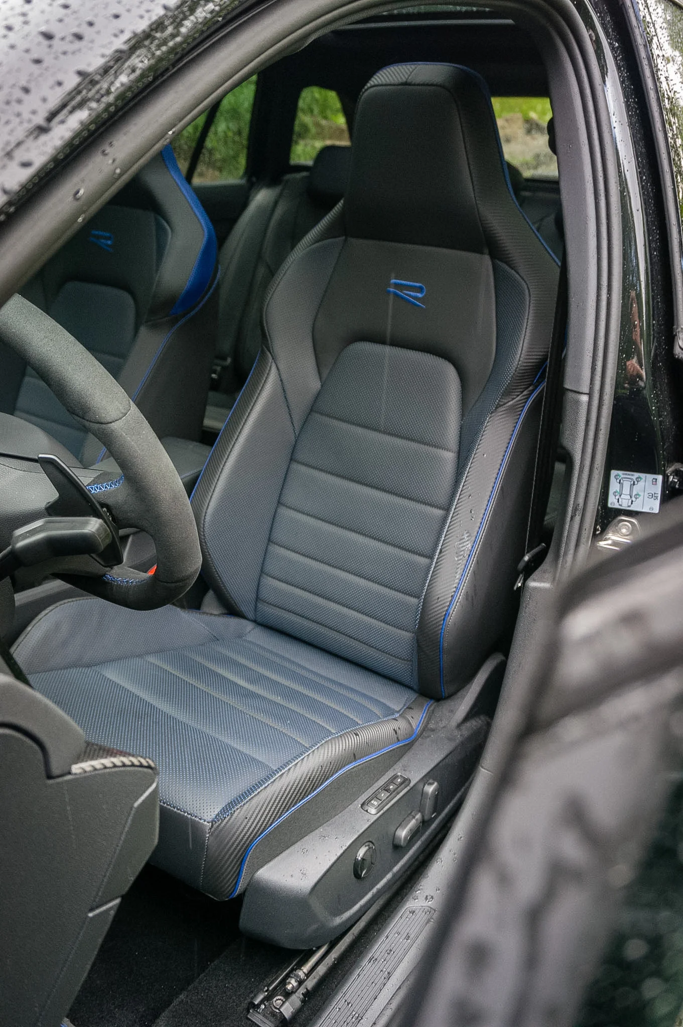 https://cdn-ab.spidersweb.pl/2026/07/volkswagen-golf-variant-r-04.jpg