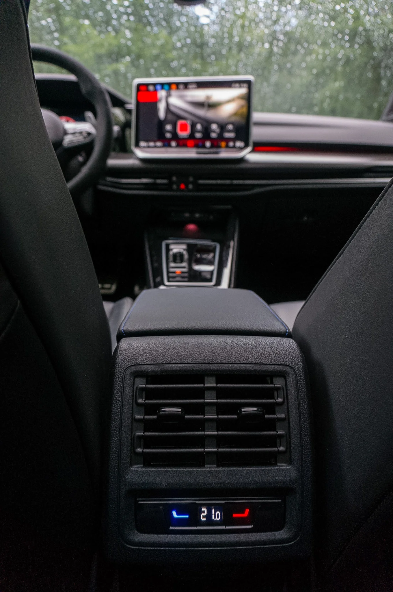 https://cdn-ab.spidersweb.pl/2026/07/volkswagen-golf-variant-r-10.jpg