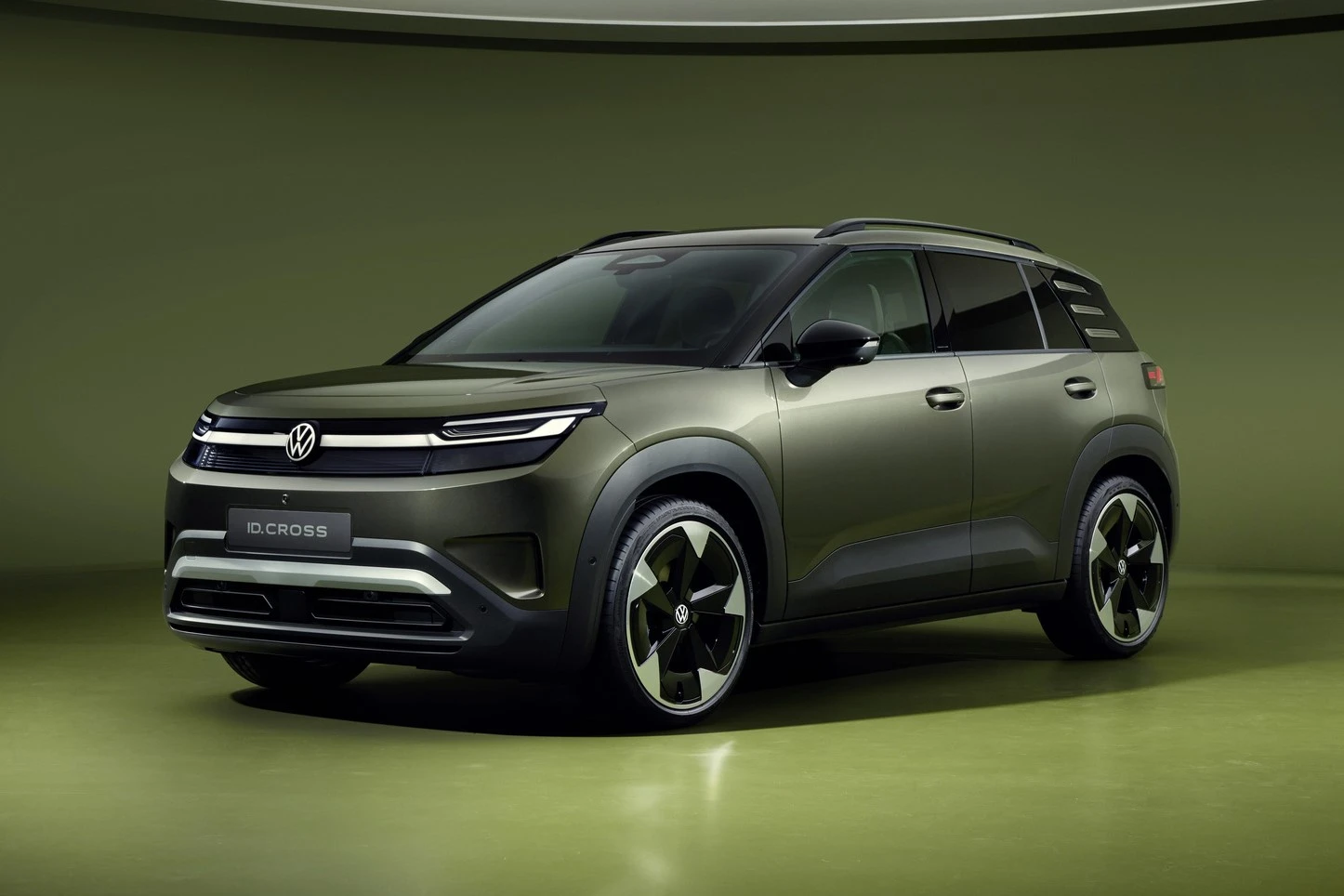 https://cdn-ab.spidersweb.pl/2026/07/volkswagen-id-cross-2026-porownanie-1.jpg