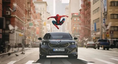 BMW drażni kierowców Spider-Manem. Spotkał ich całkiem nowy dzień