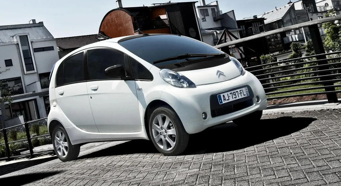 Image for Po tanie auta elektryczne jedź na zachód. 3 tys. euro wystarczą