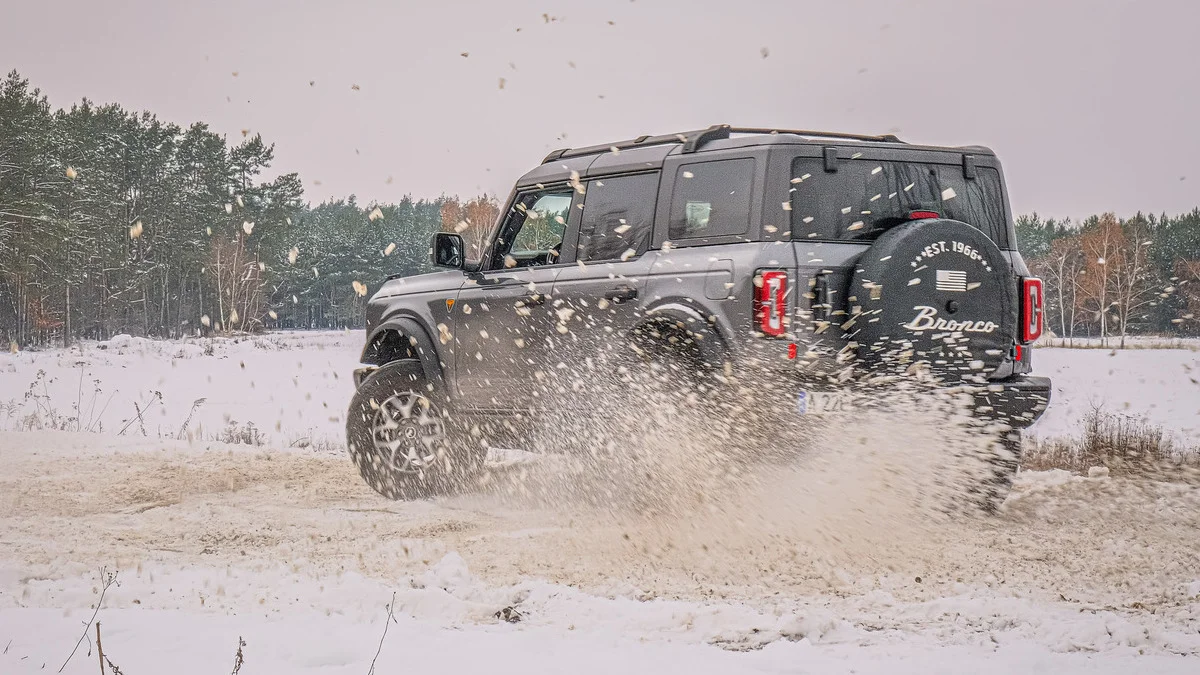 Ford idzie za ciosem. Transit staje się mały i wszystko staje na głowie