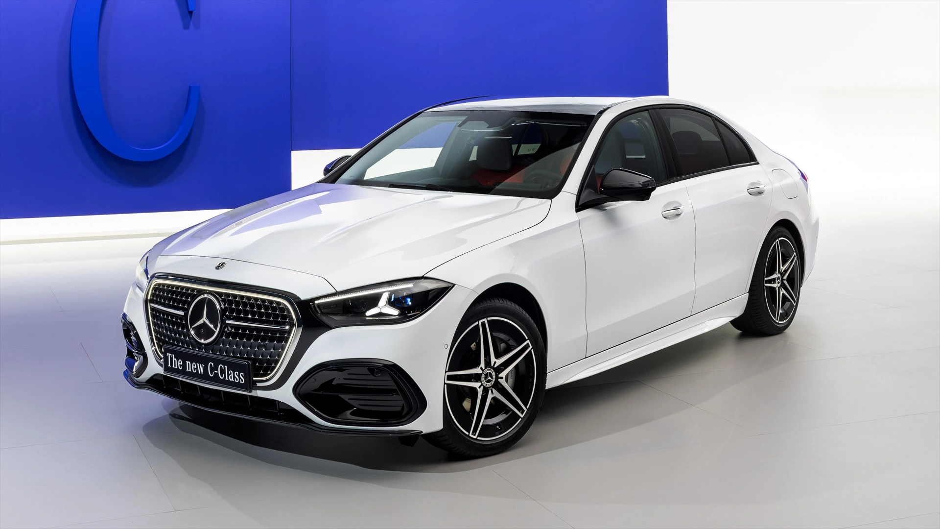 Oto nowy Mercedes Klasy C oficjalnie. Pożegnajcie małe silniki