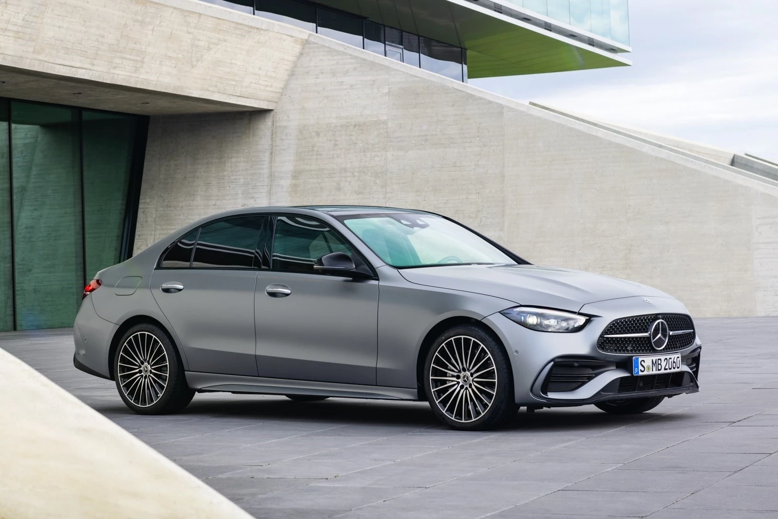 https://cdn-ab.spidersweb.pl/2026/08/mercedes-klasa-c-2026-premiera-porownanie-18.jpg