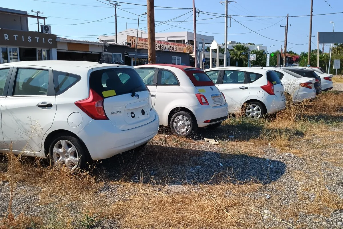 Auto z wypożyczalni 