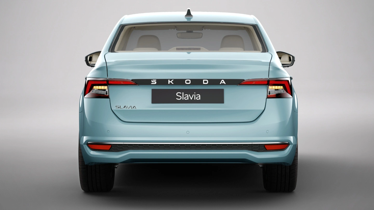 https://cdn-ab.spidersweb.pl/2026/08/skoda-slavia-2026-tyl.jpg