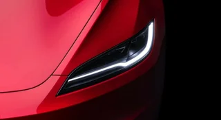 Tesla jest zbyt dobra. Za jasno świeci