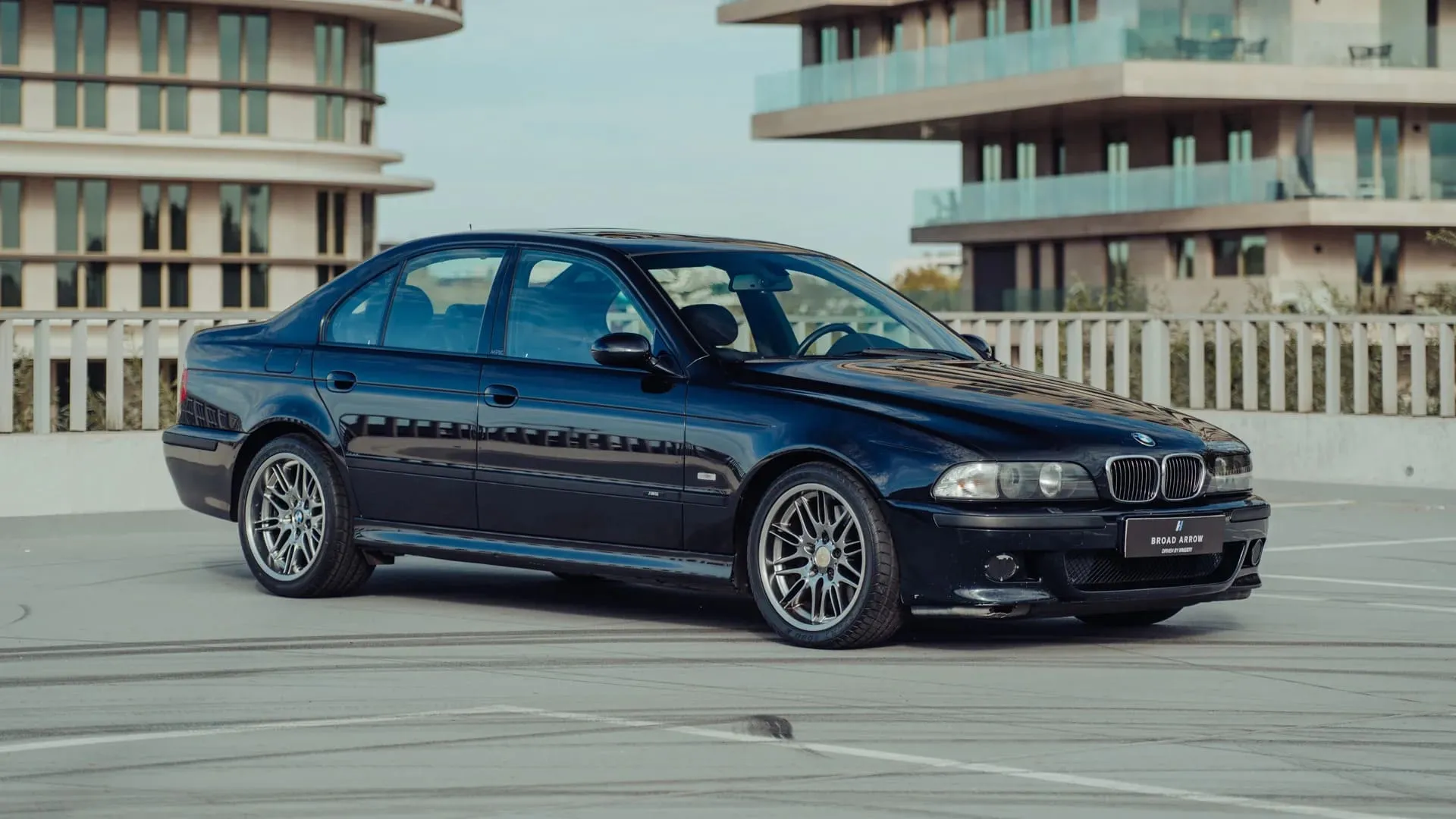 https://cdn-ab.spidersweb.pl/2026/09/bmw-m5-w10-przod.jpg