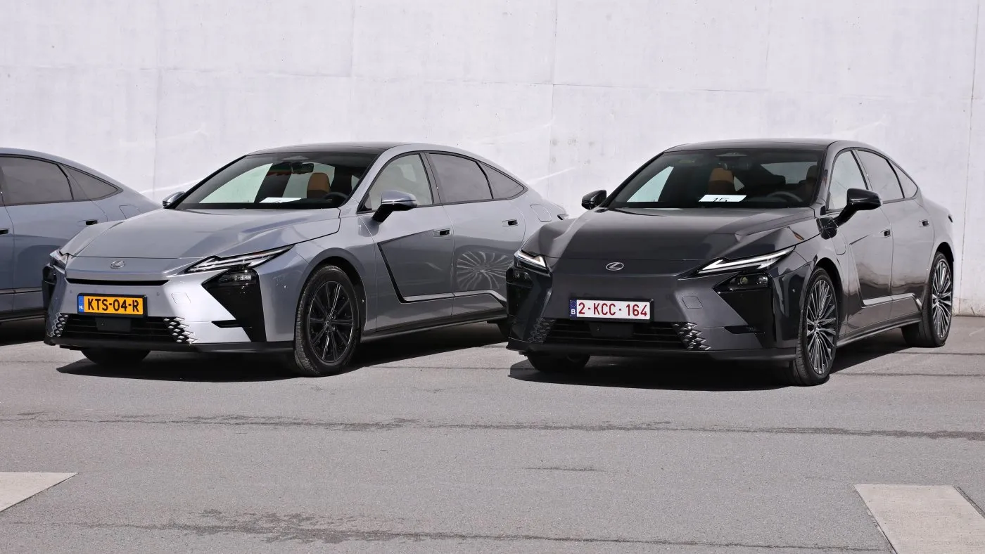 Lexus ES - wersje