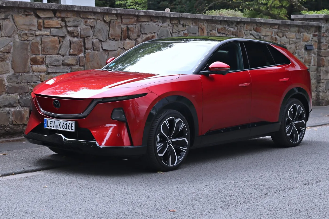 https://cdn-ab.spidersweb.pl/2026/09/mazda-cx-6e-pierwsza-jazda-11.jpg