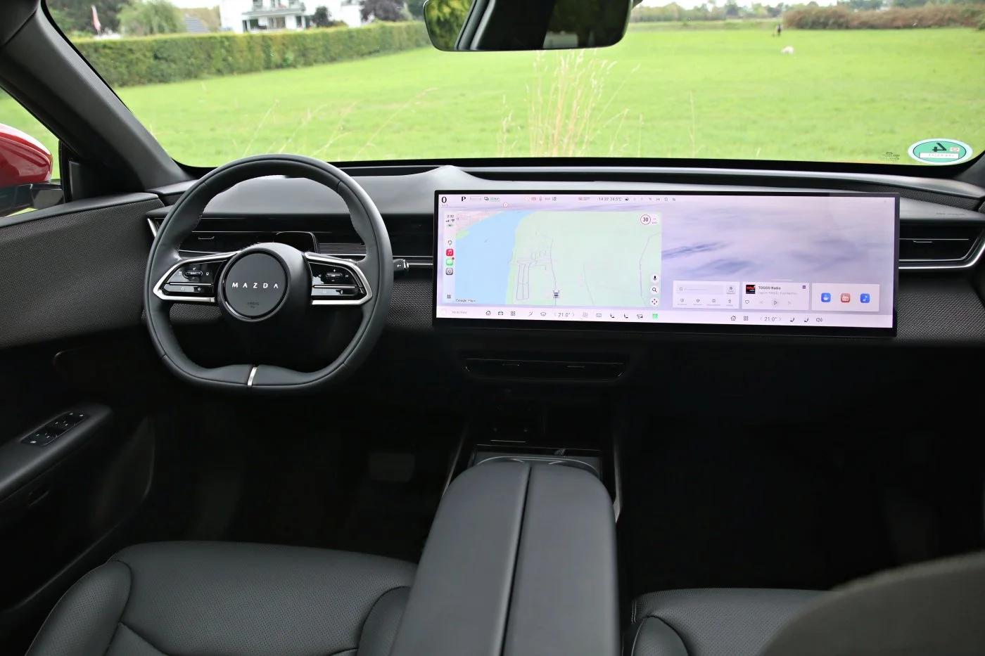 Mazda CX-6e - deska rozdzielcza 