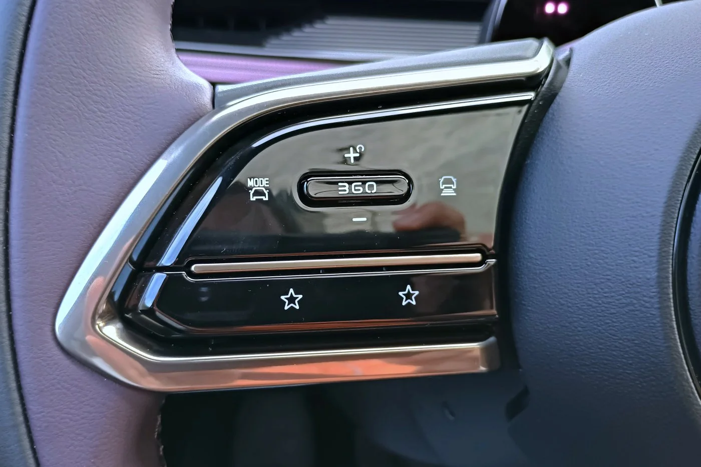 Mazda CX-6e - kierownica 