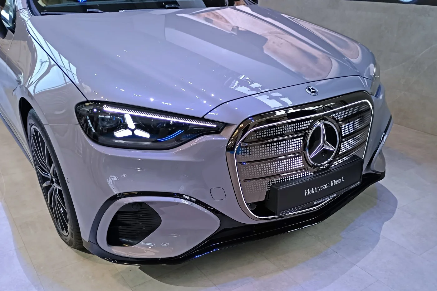 https://cdn-ab.spidersweb.pl/2026/09/mercedes-klasy-c-polska-premiera-19.jpg