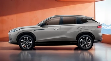 Hybrydowy SUV MG o 32 000 zł taniej. Tucson nie zmruży oka