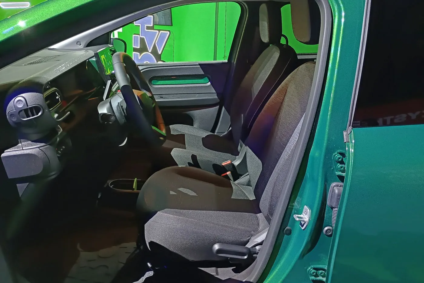 https://cdn-ab.spidersweb.pl/2026/09/renault-twingo-polska-premiera-knm-2026-12.jpg