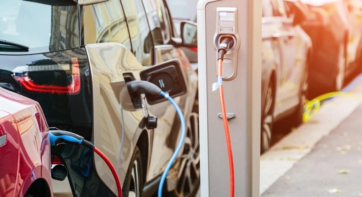 Czego bać się przed, a czego po zakupie samochodu elektrycznego. Wyniki zaskakują