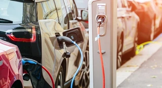 Czego bać się przed, a czego po zakupie samochodu elektrycznego. Wyniki zaskakują