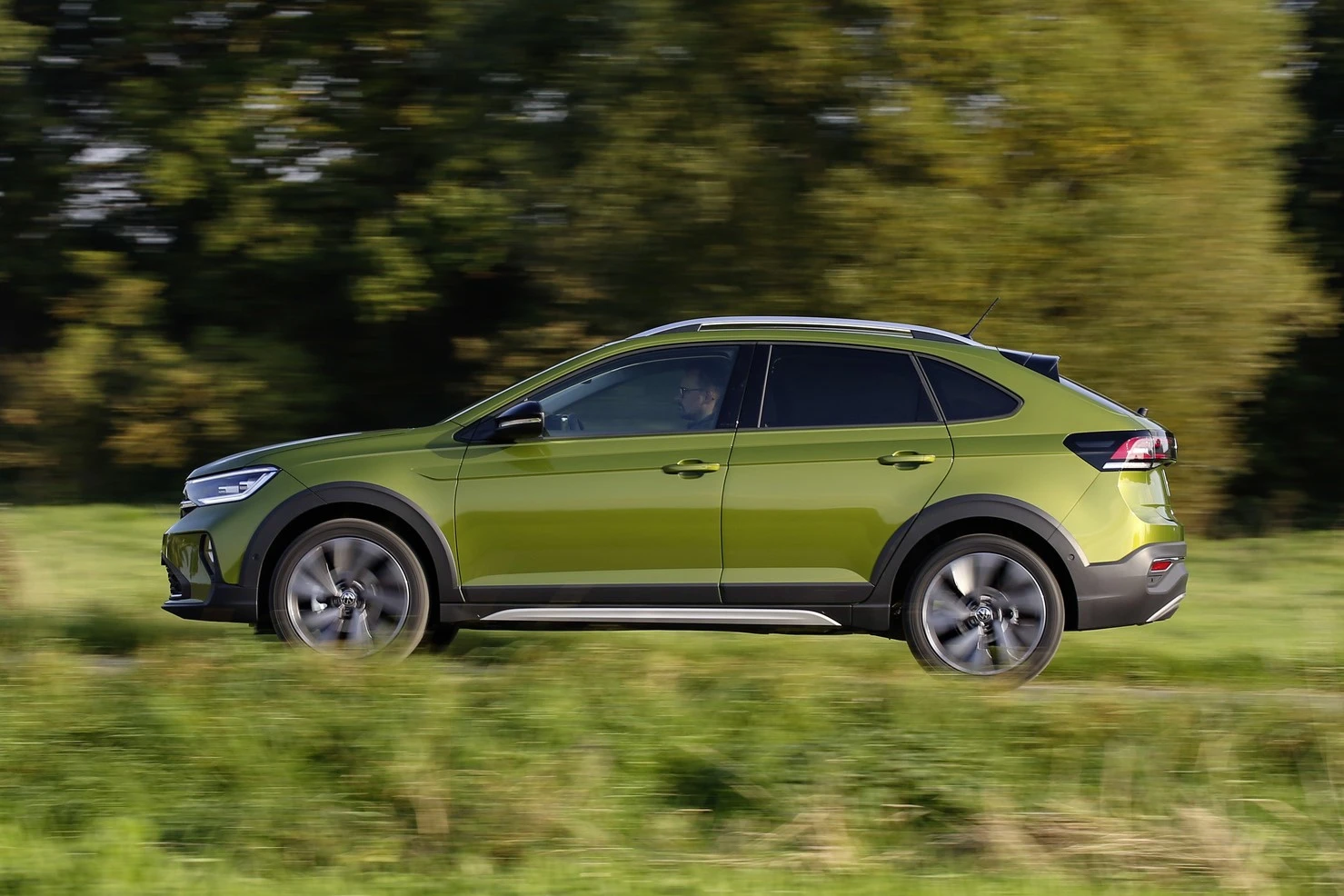 https://cdn-ab.spidersweb.pl/2026/09/volkswagen-taigo-etsi-mhev-2027-testy-2.jpg