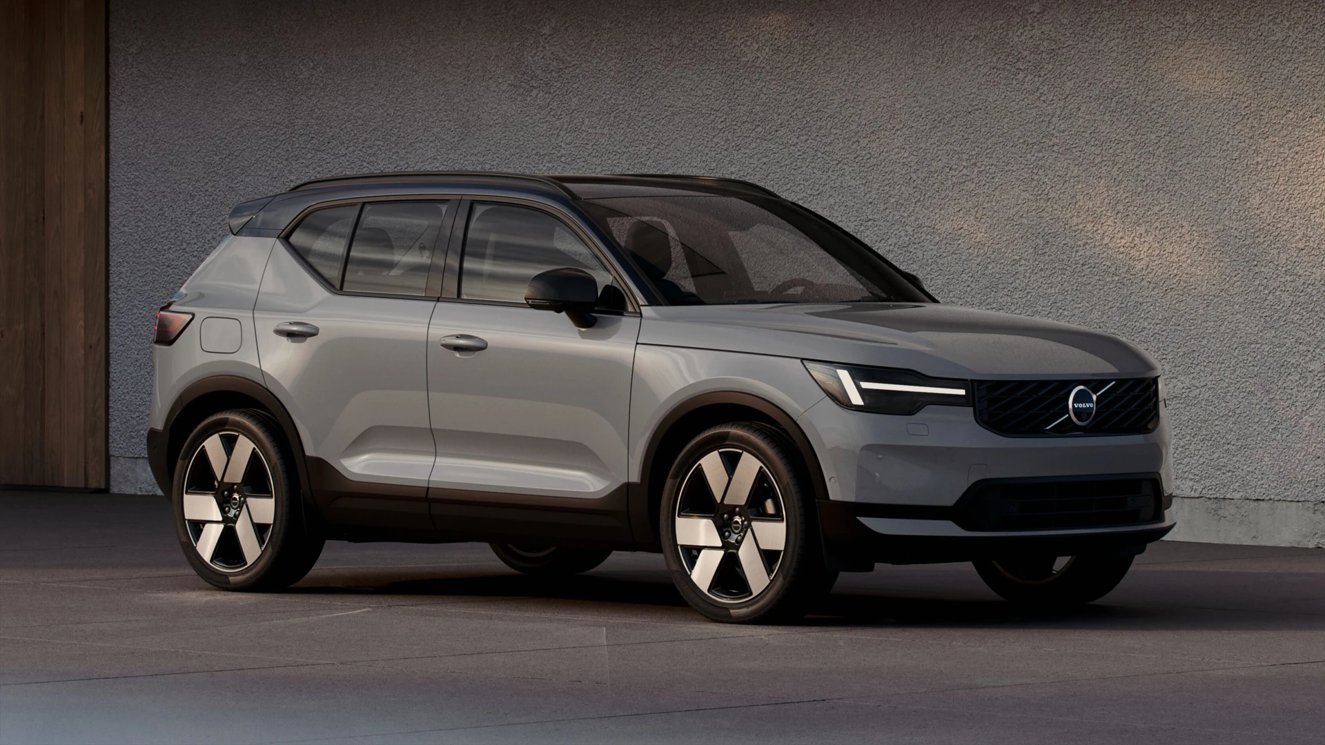 Nowy SUV Volvo oficjalnie. 179 900 zł za podstawowy smak