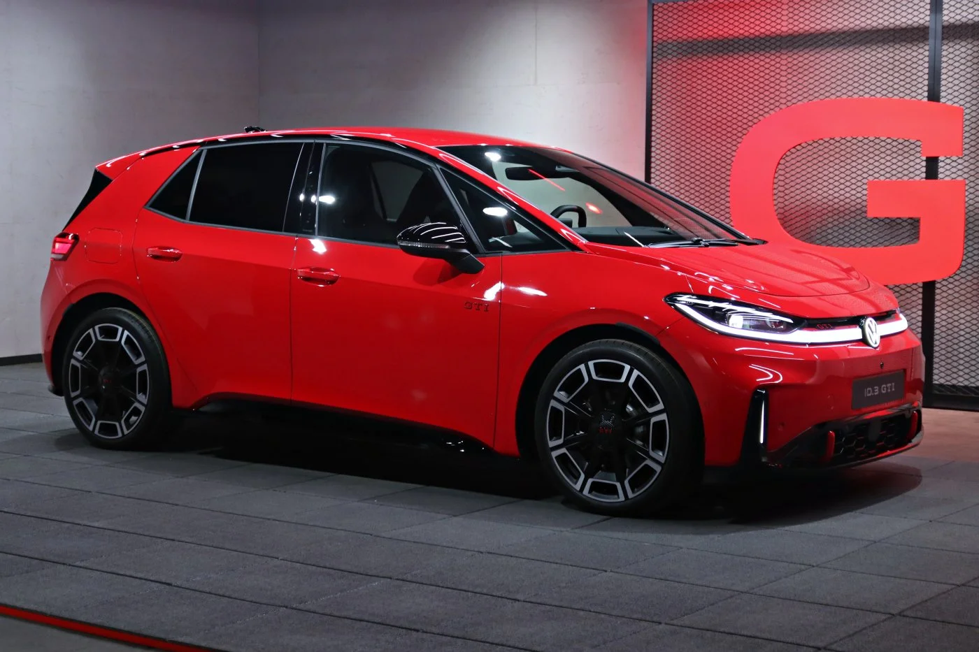 https://cdn-ab.spidersweb.pl/2026/09/vw-id3-gti-prezentacja-2.jpg