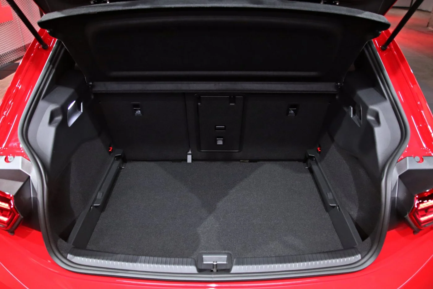 https://cdn-ab.spidersweb.pl/2026/09/vw-id3-gti-prezentacja-22.jpg