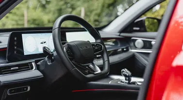 Rodzina ma swoje plany. Technologie CHERY TIGGO 7 PHEV pozwalają je zmieniać