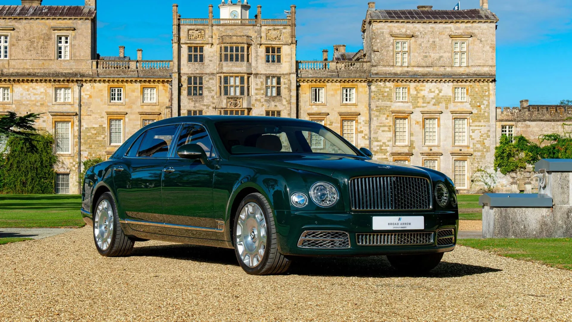 https://cdn-ab.spidersweb.pl/2026/10/bentley-elzbiety-ii-przod.jpg