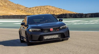 Civic Type R w nowej wersji. Możemy popatrzeć przez szybę